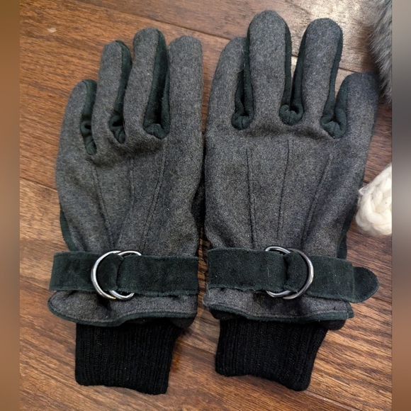Gloves & Mittens Lot, Leather Gap Gloves, Love & Lore Knit mittens Women's M - Picture 3 of 11